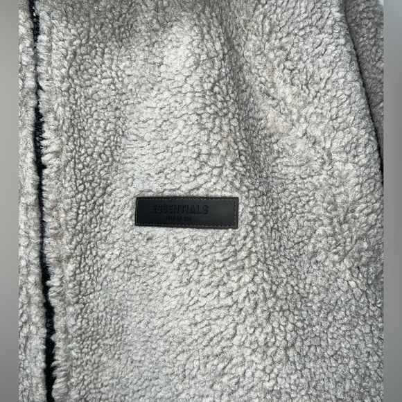 Essentials - Picture 2 of 4